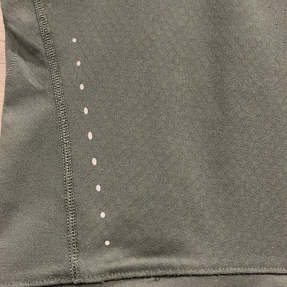 Lululemon top - Picture 4 of 4